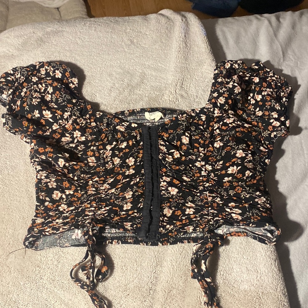 Flowered printed crop top